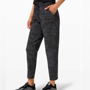 Lululemon Women’s Keep Moving pant 7/8 High-Rise 6
